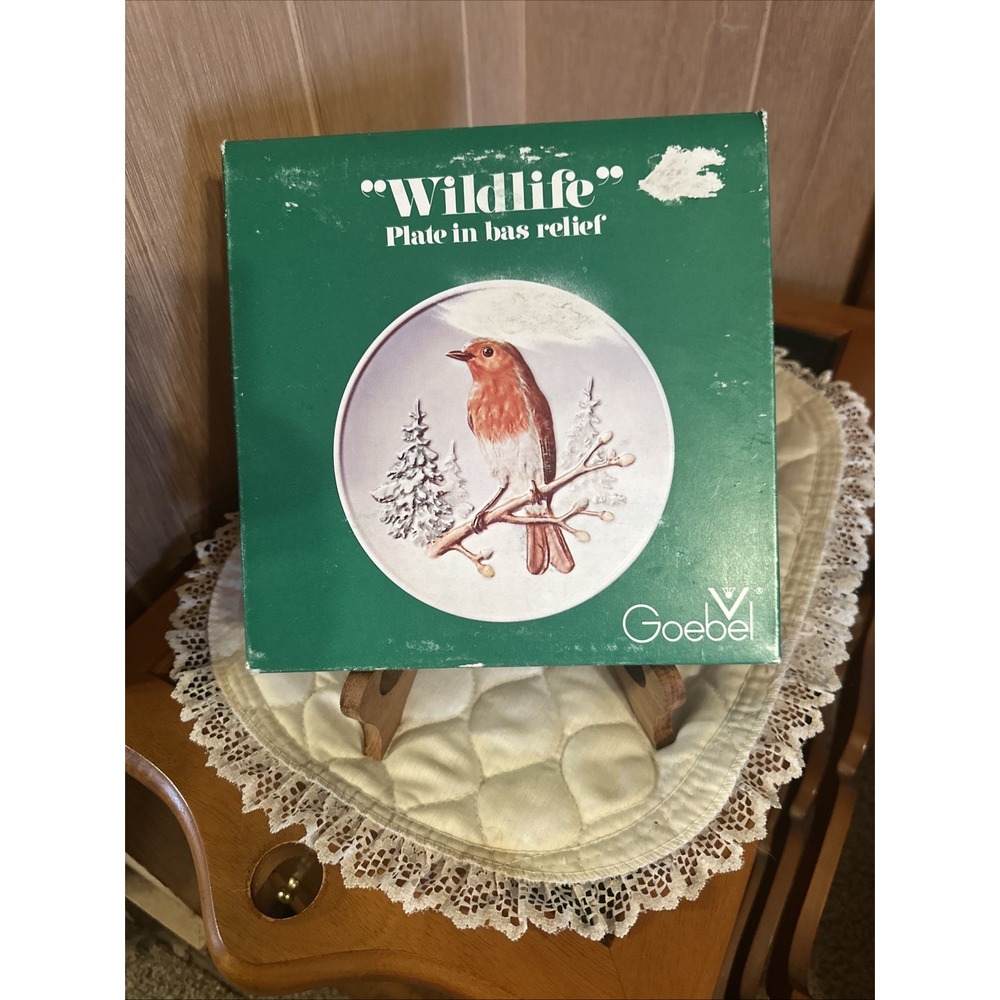 Goebel Wildlife Wall Plate Series Robin - Original Box With Receipt